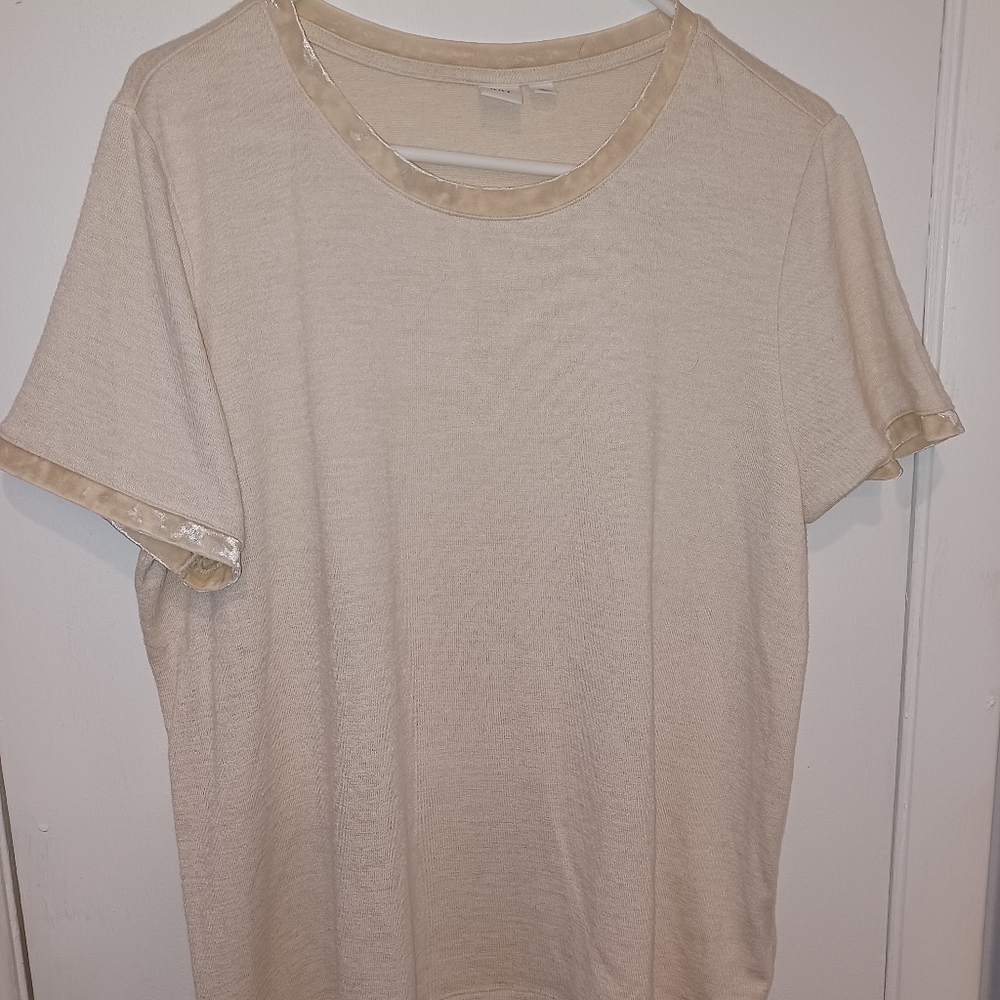 Gap Crew Neck Short Sleeve Knit Shirt with Velvet Trim Size XL
